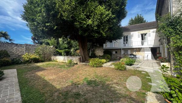 Maison 8 pièces 243.85 m2