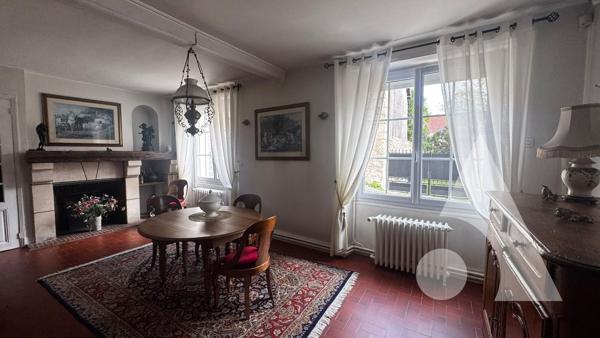 Maison 8 pièces 243.85 m2