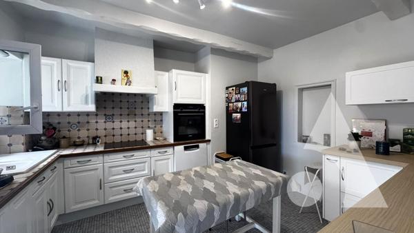 Maison 8 pièces 243.85 m2