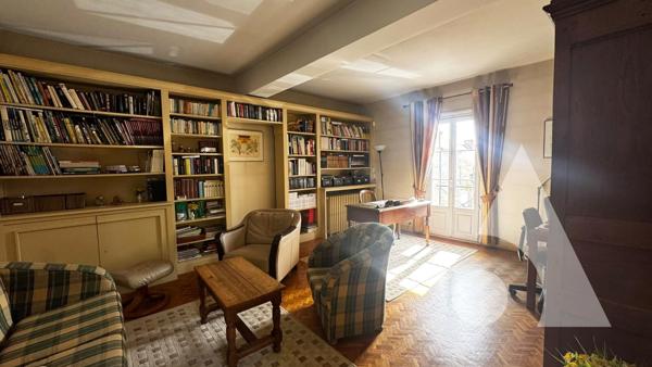 Maison 8 pièces 243.85 m2