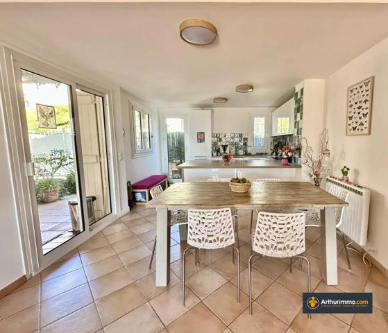 Vente                                                      Villa
                        
                     4 pièces                      73 m2                     à Nice