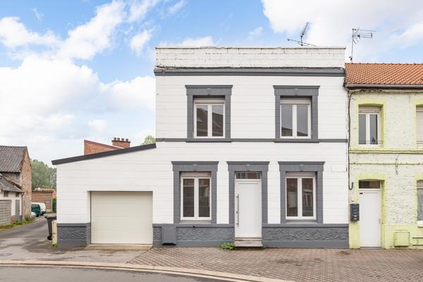 Maison
         4 pièces
        - 93 m² Exclusivité 239 000 € *