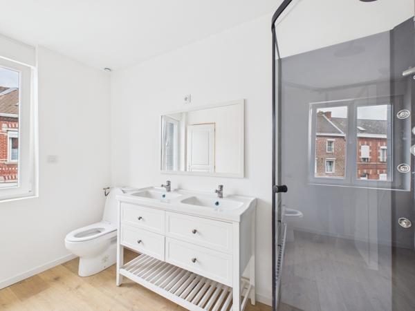 Maison
         4 pièces
        - 93 m² Exclusivité 239 000 € *