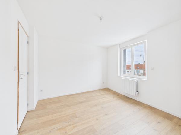 Maison
         4 pièces
        - 93 m² Exclusivité 239 000 € *
