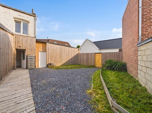 Maison
         4 pièces
        - 93 m² Exclusivité 239 000 € *