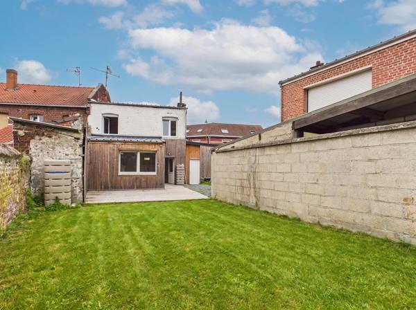 Maison
         4 pièces
        - 93 m² Exclusivité 239 000 € *