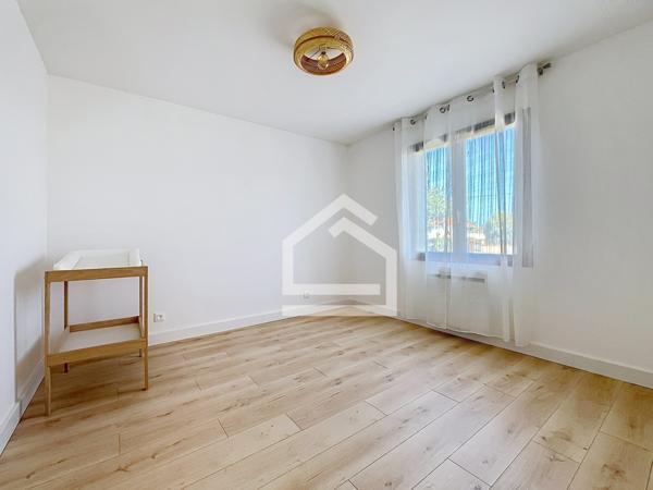 Maison 4 pièce(s) 2 chambre(s) 85 m²
