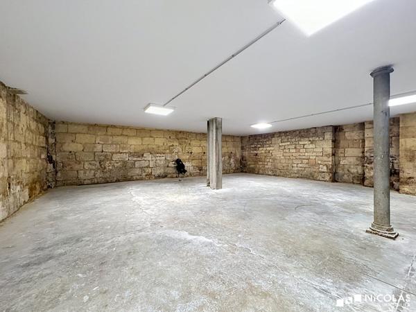 Garage 150 m² – Jardin Public / Paul-Doumer