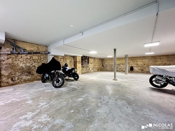 Garage 150 m² – Jardin Public / Paul-Doumer
