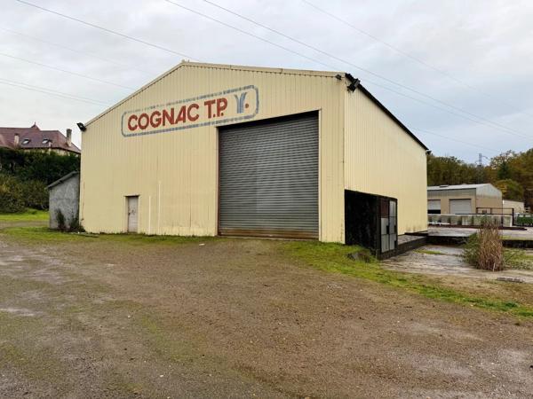 Vente                                                      Local industriel
                        
                                         300 m2                     à Malemort
