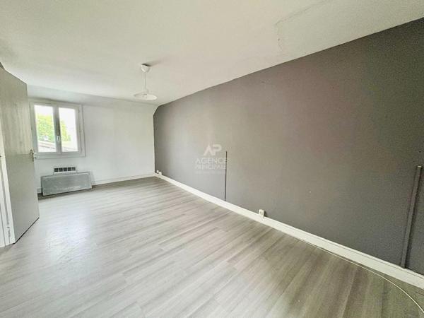 Maison 8 pièces à vendre à Neuville-sur-Oise - Réf 8385 440 000 € **  - Référence  8387