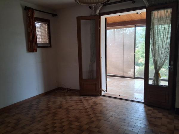 L'ESCALE – Maison individuelle avec véranda, garage et jardin arboré