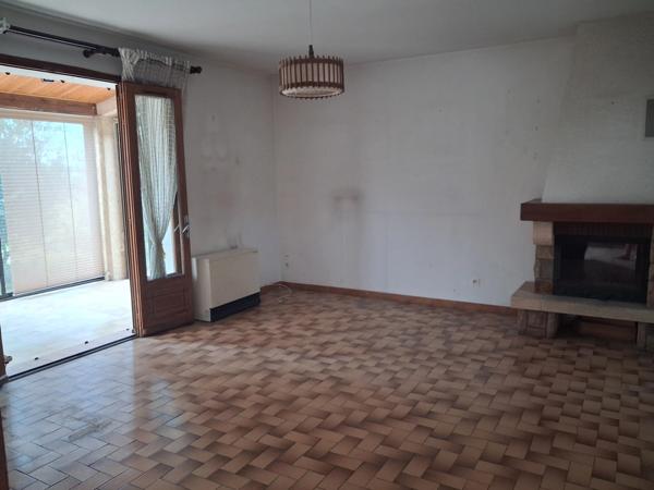 L'ESCALE – Maison individuelle avec véranda, garage et jardin arboré