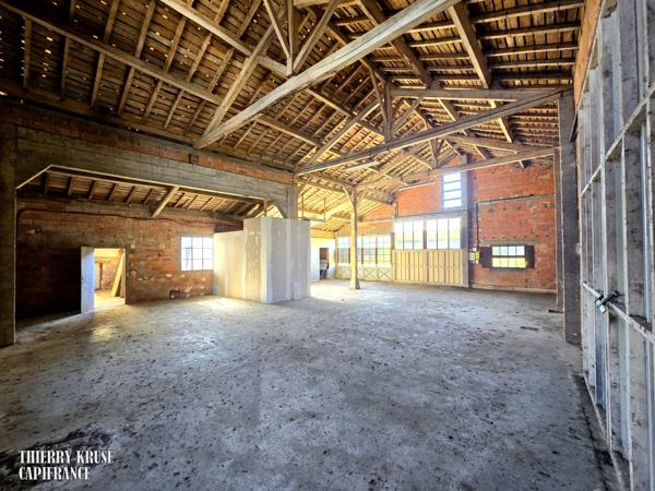 Propriété à fort potentiel – Hangars & bâtiments – 450 m² exploitables sur 2 000 m² de terrain – Changement de destination possible