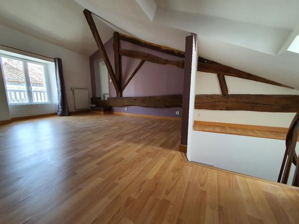 Appartement Villebois Lavalette 4 pièce(s) 97.20 m2