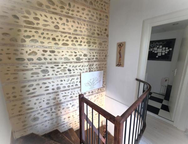 Maison t5 de 118m² comprenant un appartement indépendant.