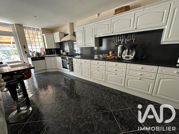 Maison à vendre 15 pièces 368 m² La Bourboule