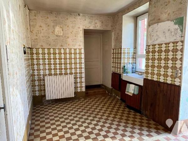 A VENDRE à SAINTE MAGNANCE (89420), à quelques kilomètres d'AVALLON (89200) :
Une maison d'hab...