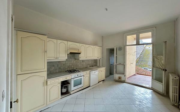 Appartement à vendre    4 pièces • 153 m2 Sète