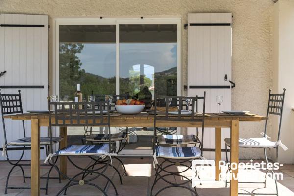 Villa avec jardin, garage, piscine et dépendance à Sainte Maxime