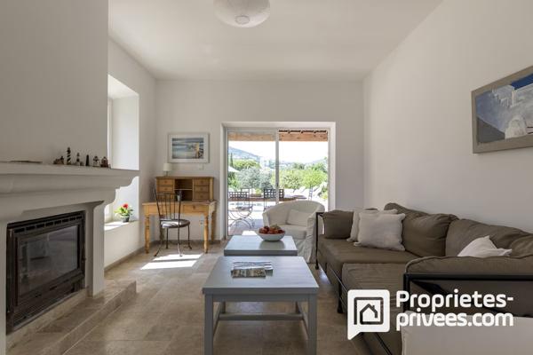 Villa avec jardin, garage, piscine et dépendance à Sainte Maxime