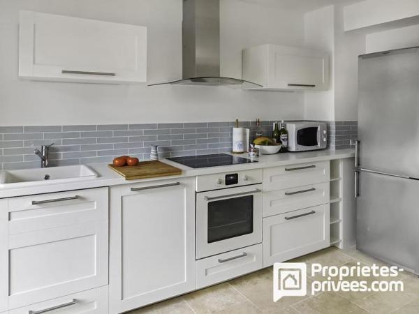 Villa avec jardin, garage, piscine et dépendance à Sainte Maxime