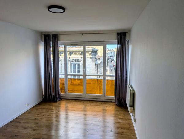 Appartement à BORDEAUX, 33000 - 1 pièce 23m²