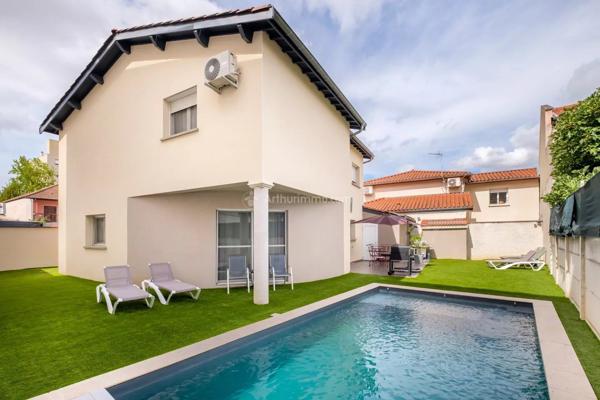 Vente                                                      Maison
                        
                     6 pièces                      170 m2                     à Villeurbanne