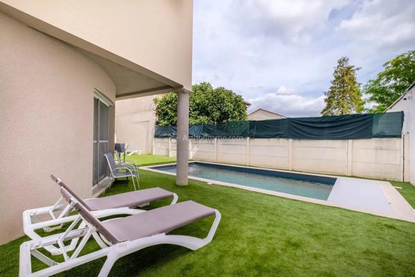 Vente                                                      Maison
                        
                     6 pièces                      170 m2                     à Villeurbanne