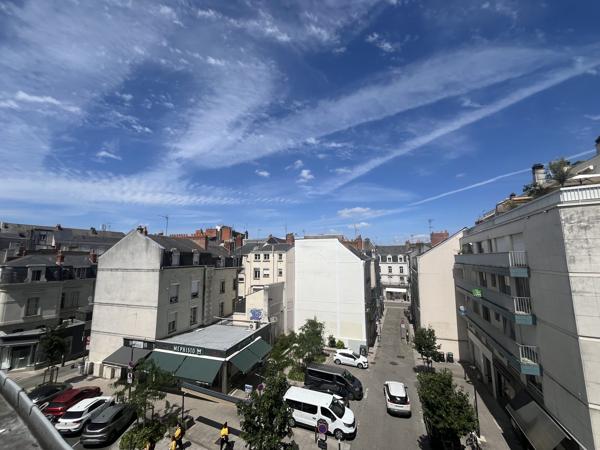 T2 ANGERS HYPER CENTRE RUE ST JULIEN
