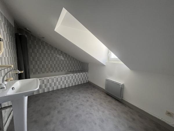 T2 ANGERS HYPER CENTRE RUE ST JULIEN