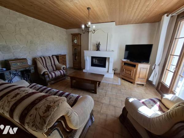 Plain pied de 108 m² hab avec 3 chambres et grand garage à LES GONDS sur 3484m² de terrain