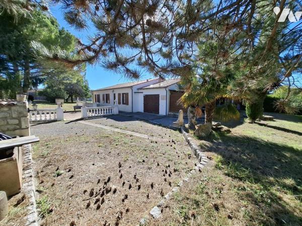 Plain pied de 108 m² hab avec 3 chambres et grand garage à LES GONDS sur 3484m² de terrain