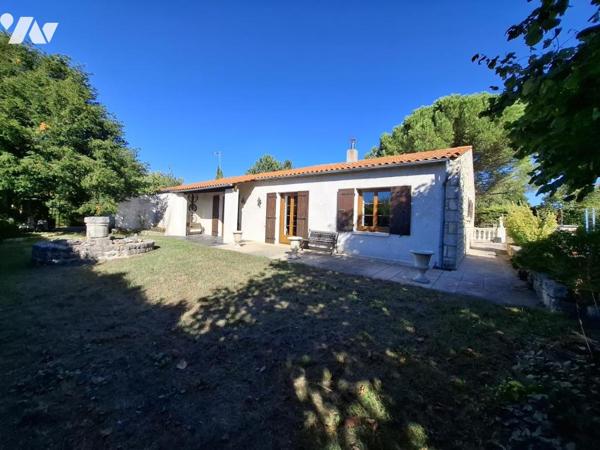 Plain pied de 108 m² hab avec 3 chambres et grand garage à LES GONDS sur 3484m² de terrain