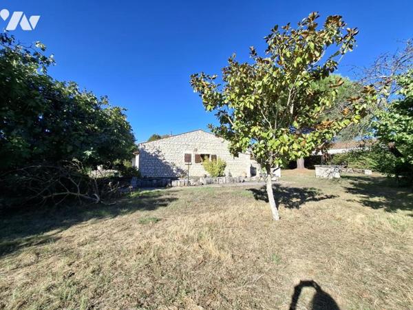 Plain pied de 108 m² hab avec 3 chambres et grand garage à LES GONDS sur 3484m² de terrain