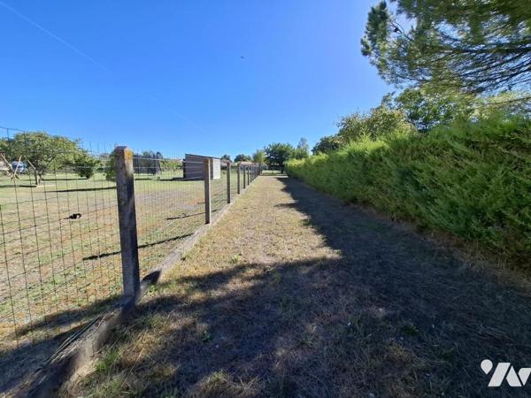 Plain pied de 108 m² hab avec 3 chambres et grand garage à LES GONDS sur 3484m² de terrain