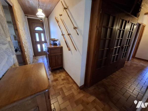 Plain pied de 108 m² hab avec 3 chambres et grand garage à LES GONDS sur 3484m² de terrain