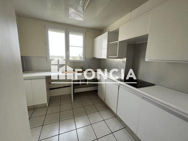 Location Appartement 3 pièces 49.6 m² - 39/39B/41 RUE NUISEMENT Dreux 28100
