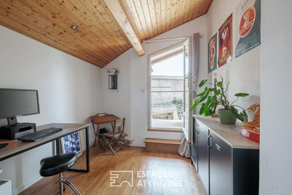 Maison en pierre chargée d’histoire dans un cadre bucolique