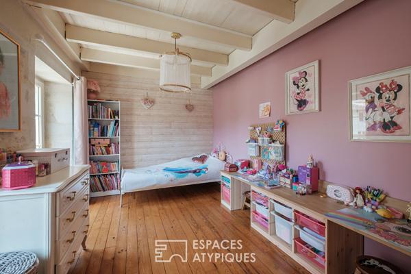 Maison en pierre chargée d’histoire dans un cadre bucolique