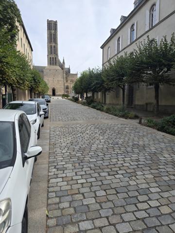T2 lumineux de 58 m2 au cœur du quartier Cathédrale - 2ème et dernier étage