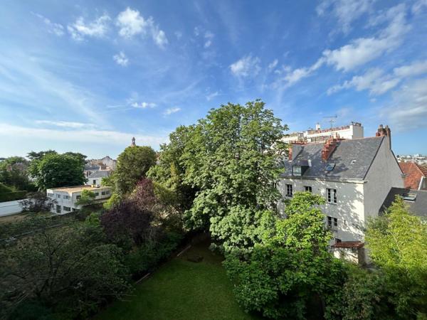 Appartement * 1 Pièces * 30 M² * 44000 Nantes * 523 * 44 * 567,  
Nantes 44000