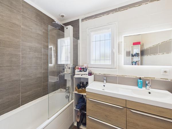 MAISON DE PLAIN PIED 143M2 SUR PARCELLE DE 602M² BOURG LES VALENCE 26500