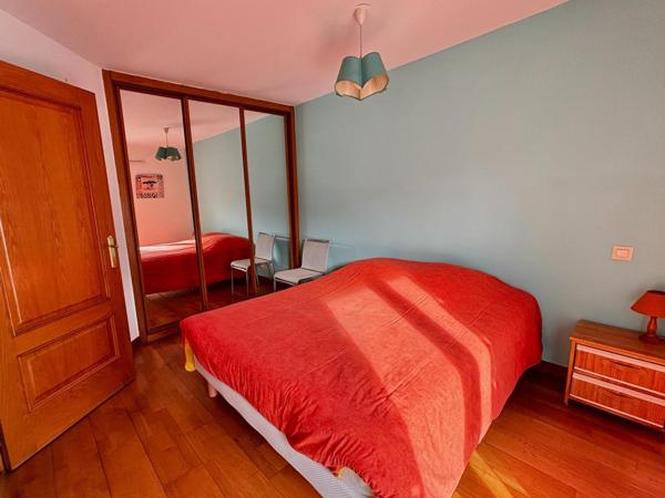 T3 centre ville avec 2 terrasses,1 garage + 1 stationnement extérieur norme handicapé