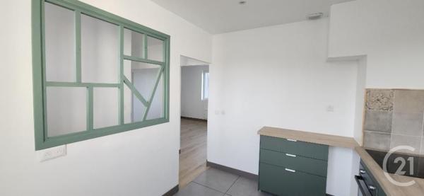 Maison à vendre  6 pièces - 100 m2 ST PAUL DES LANDES - 15