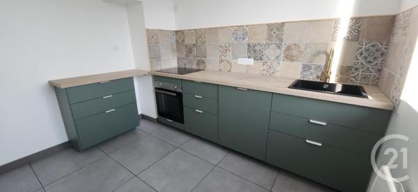 Maison à vendre  6 pièces - 100 m2 ST PAUL DES LANDES - 15