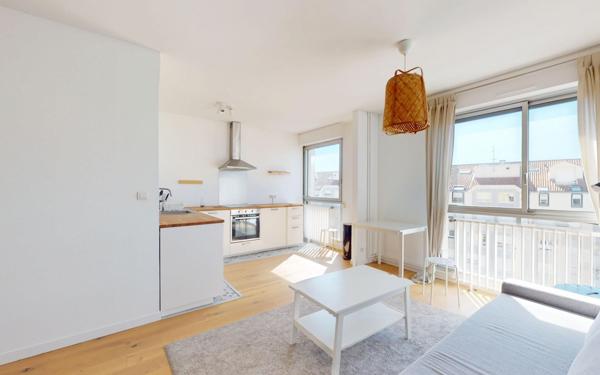 Appartement à vendre    2 pièces • 47 m2 Lyon 1