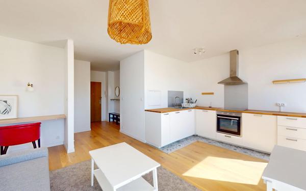 Appartement à vendre    2 pièces • 47 m2 Lyon 1