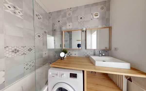 Appartement à vendre    2 pièces • 47 m2 Lyon 1