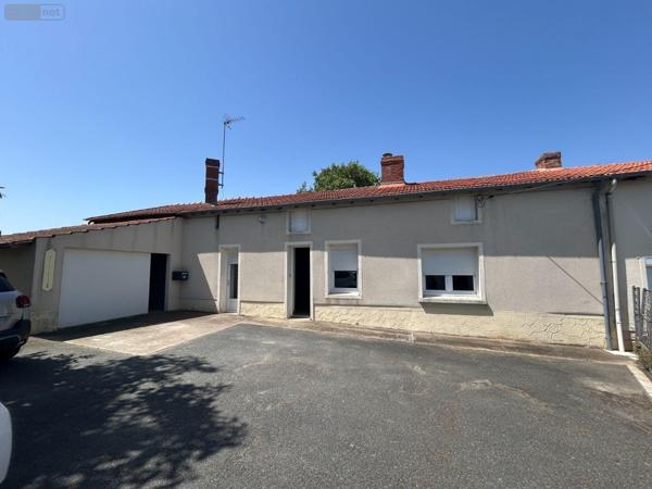 Maison à vendre à Saint-Quentin-en-Mauges dans le Maine-et-Loire (49110), ref : 12516/1219